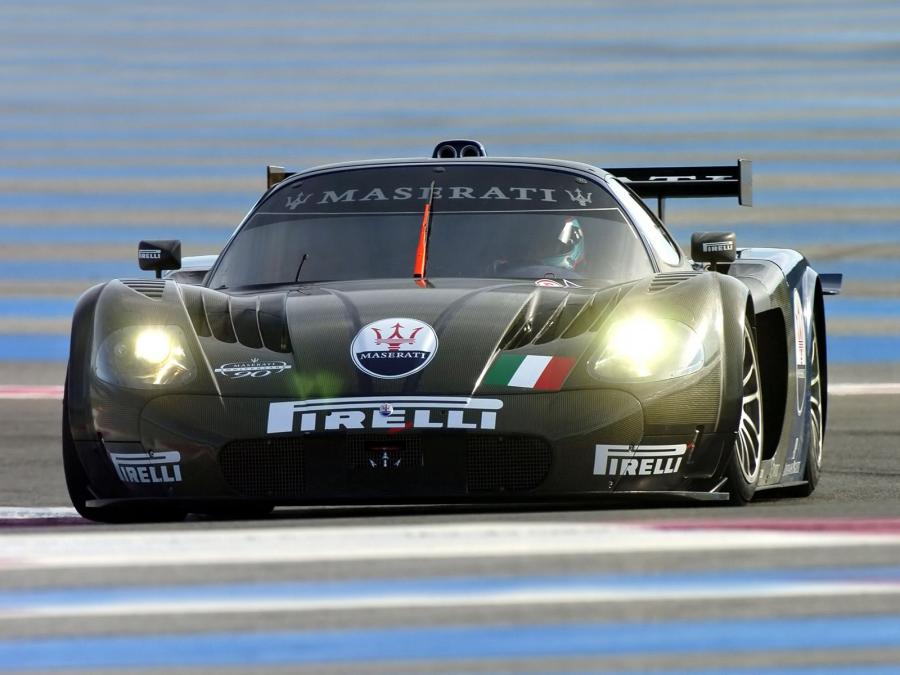  Maserati MC-12 GT1 2004 года  (фото 9 из 16)